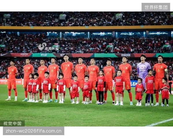 教练组在热身赛中频繁试验不同阵型，主力框架与核心打法在世界杯前仍存变数。